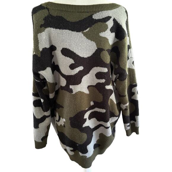 Torrid Camo Jacquard Crew Neck Pullover Women’s Plus Size 2 - Picture 3 of 11